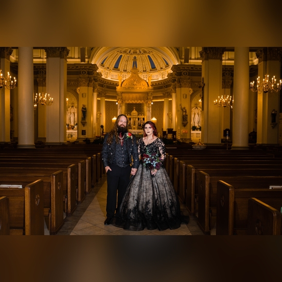 Meet your Posher, Jade - Picture 2 of 6